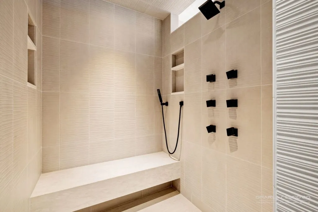 2252-OwnersBathroom3